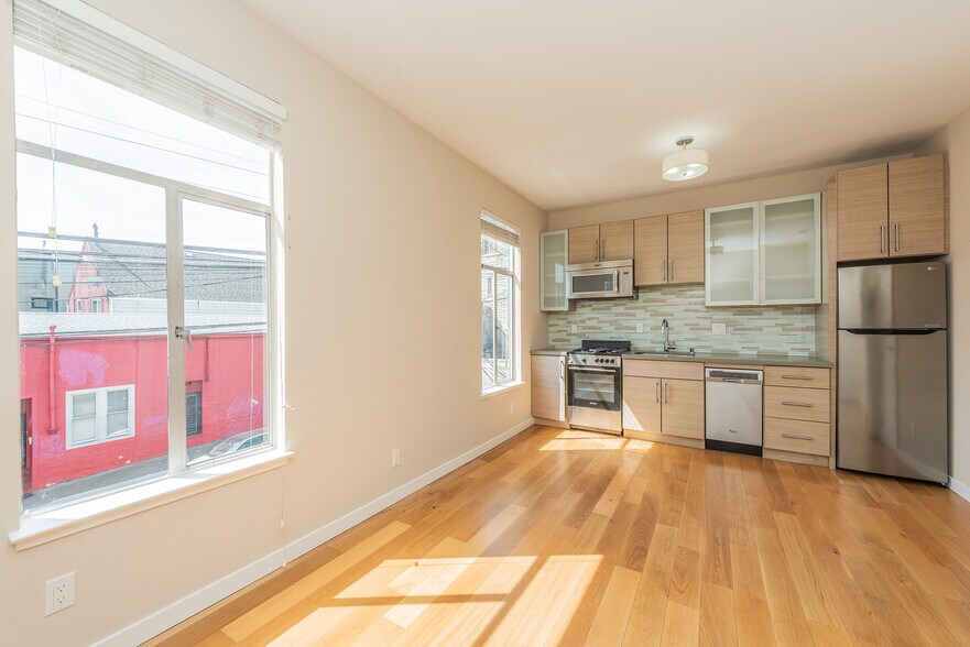 More Photos Of 184 Valley St, San Francisco Apartments For Sale
