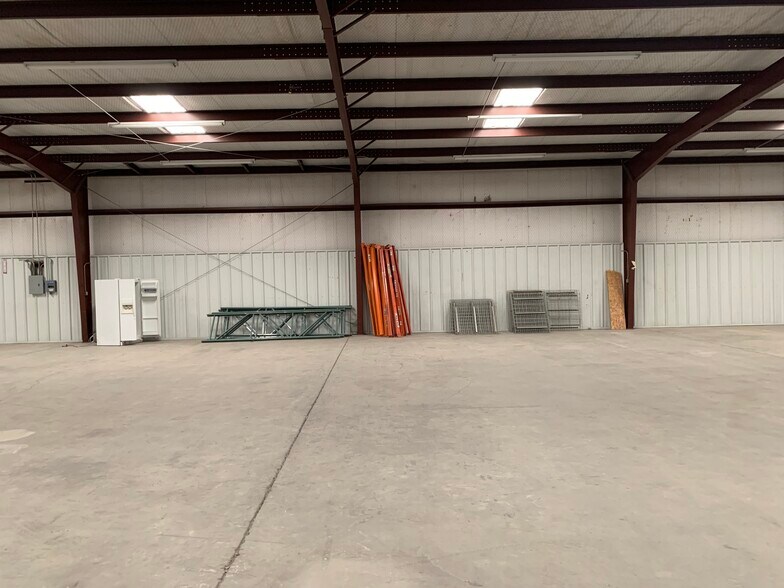 More Photos Of 12708 Montana Ave, El Paso Warehouse For Lease