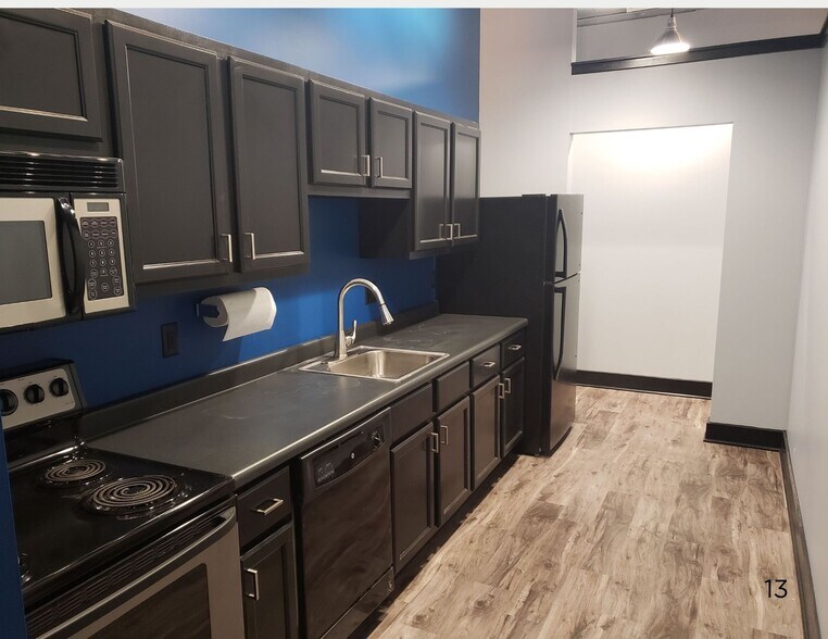 More Photos Of 329-337 S Washington Sq, Lansing Apartments For Sale