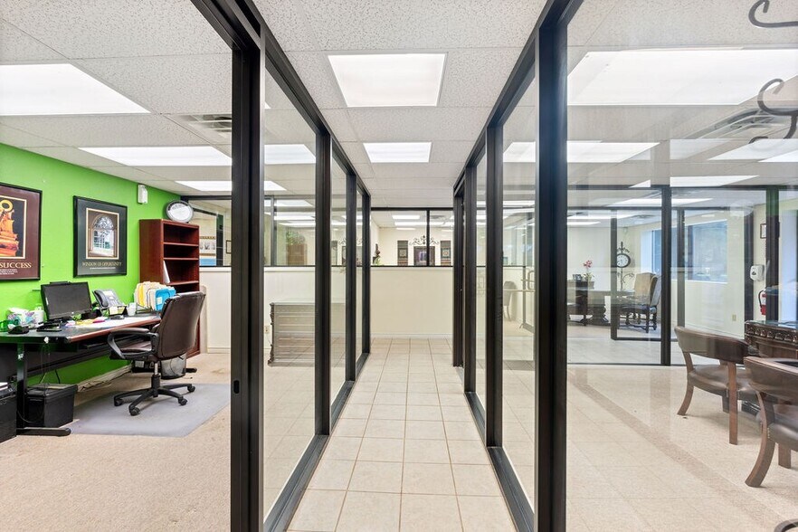 More Photos Of 2524 US Highway 96 N, Center Warehouse For Sale