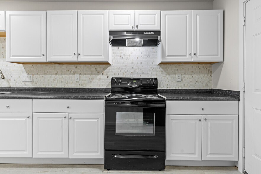 More Photos Of 8330 Carvel Ln, Houston Apartments For Sale