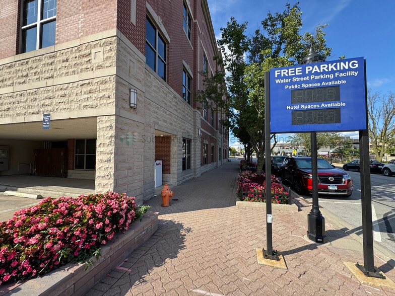 More Photos Of 301 S Main St, Naperville Unknown For Lease