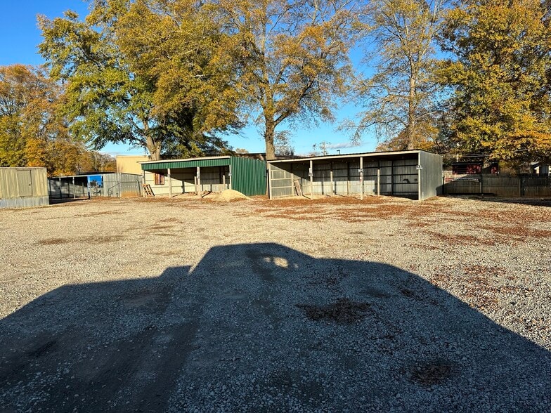 More Photos Of 11 Sulphur Springs Rd, Greenville Industrial For Lease