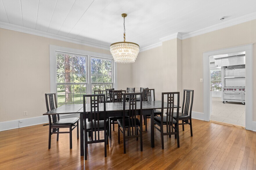 More Photos Of 219 Old Mill Rd, Winchester Office For Sale