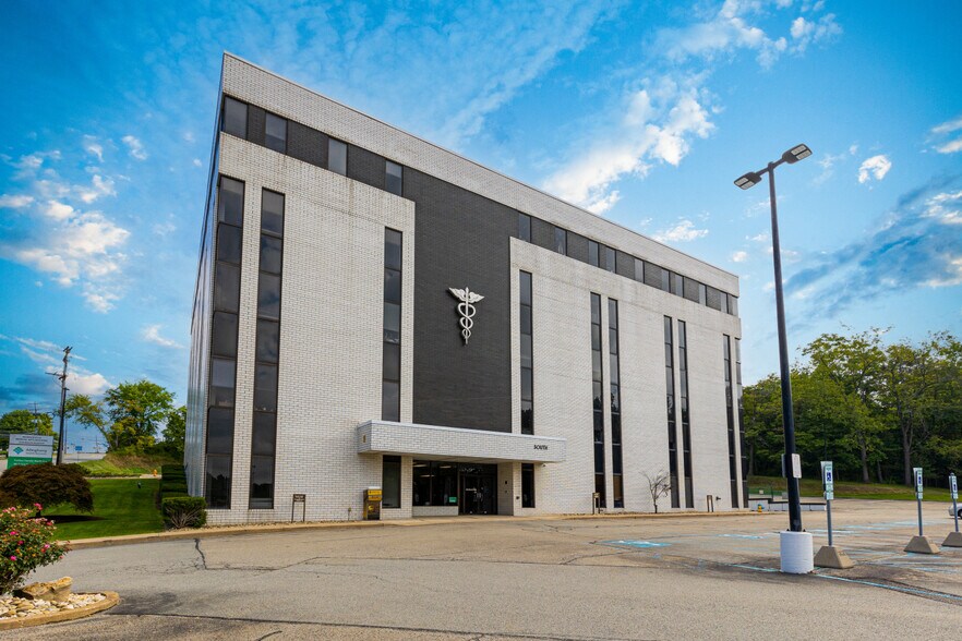 More Photos Of 2550 Mosside Blvd, Monroeville Medical For Lease