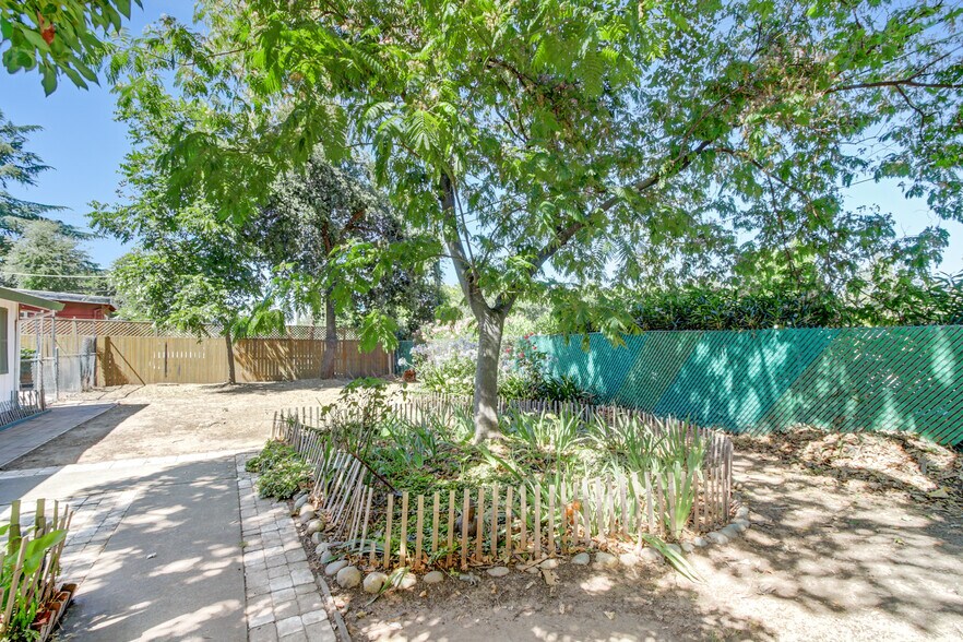 More Photos Of 4833 College Oak Dr, Sacramento Multifamily For Sale