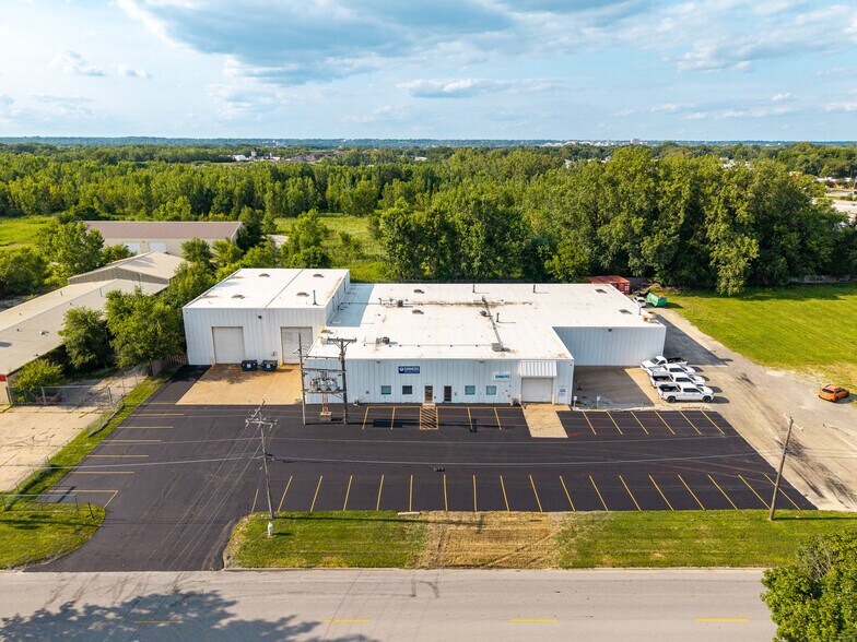 Primary Photo Of 415 31st Ave, Rock Island Warehouse For Sale