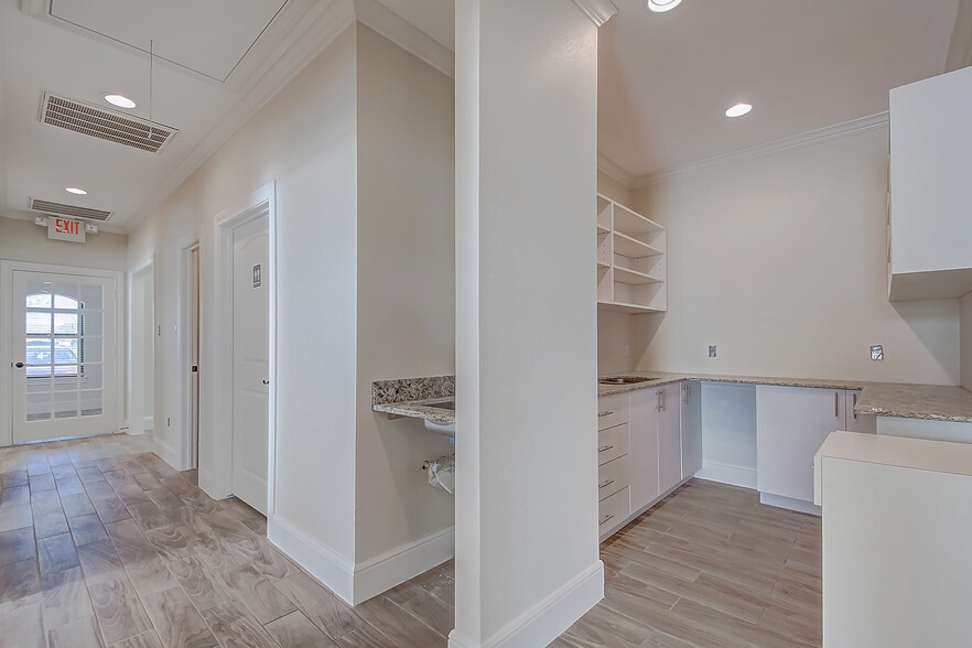 More Photos Of 21386 Provincial Blvd, Katy Medical For Sale