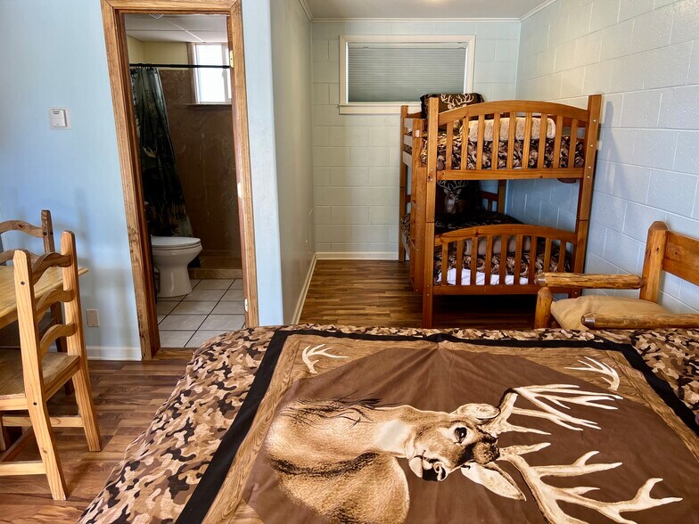 More Photos Of 501 S 6th St, Thermopolis Hotel For Sale