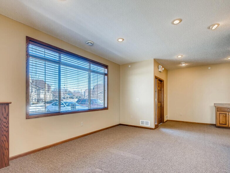 More Photos Of 7975 Stone Creek Dr, Chanhassen Office For Sale