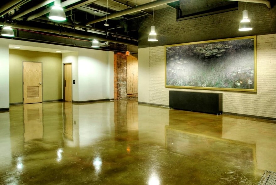 More Photos Of 7100 Euclid Ave, Cleveland Research And Development For Lease