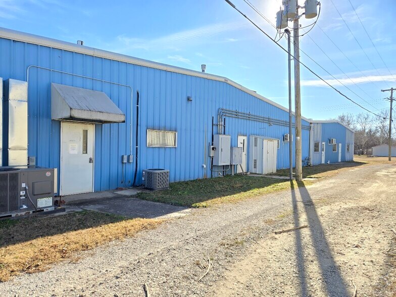 More Photos Of 111 E 5th St, Mound Valley Industrial For Sale
