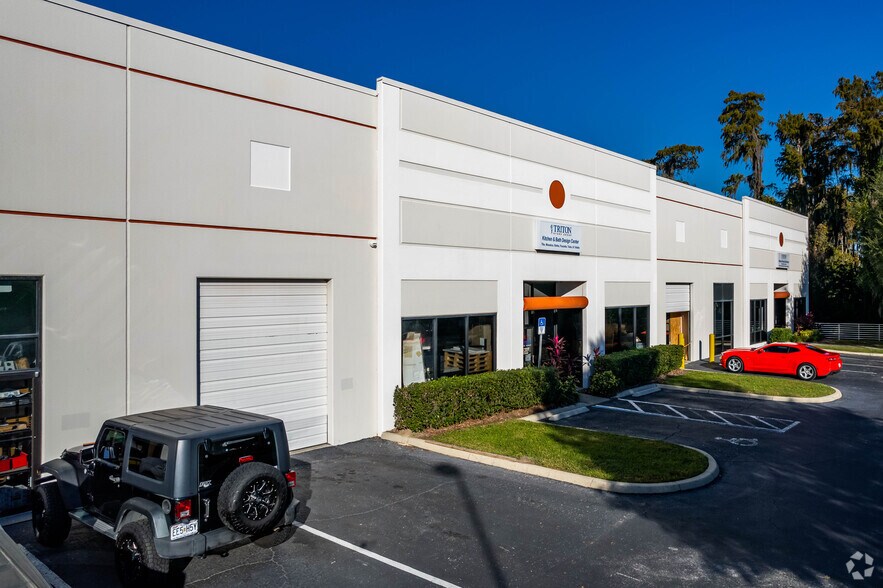 More Photos Of 3905 Center Loop, Orlando Distribution For Lease