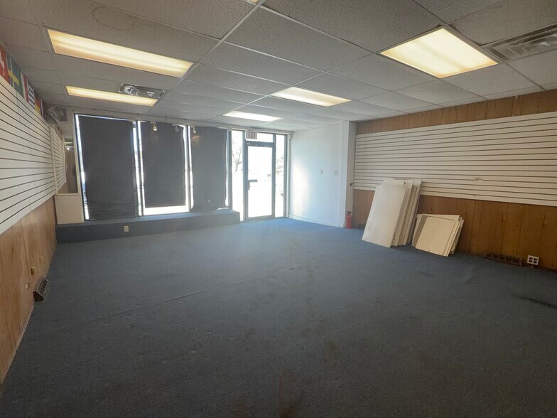 More Photos Of 6731 Kennedy Ave, Hammond Storefront Retail Residential For Lease