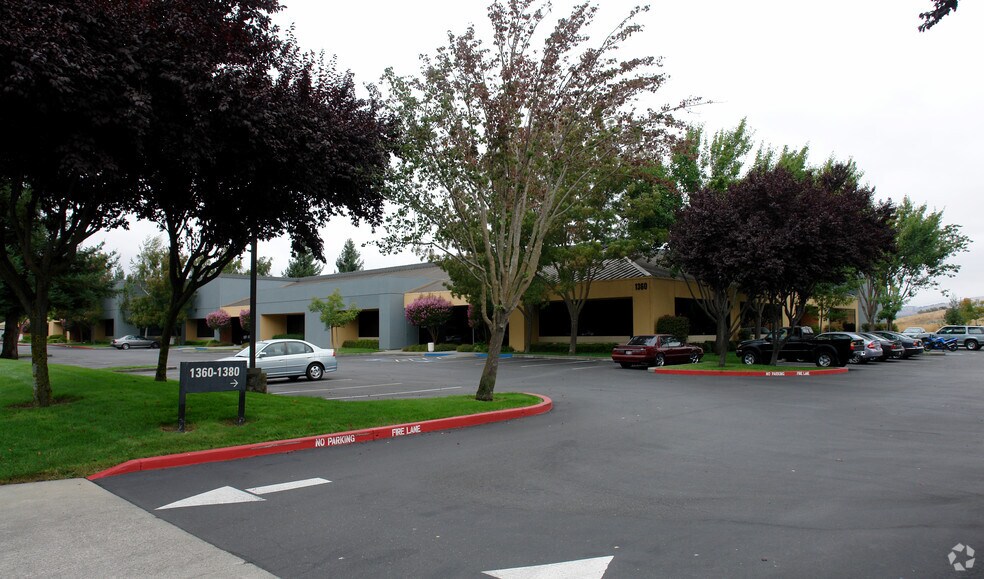 More Photos Of 1360 Redwood Way, Petaluma Office For Lease
