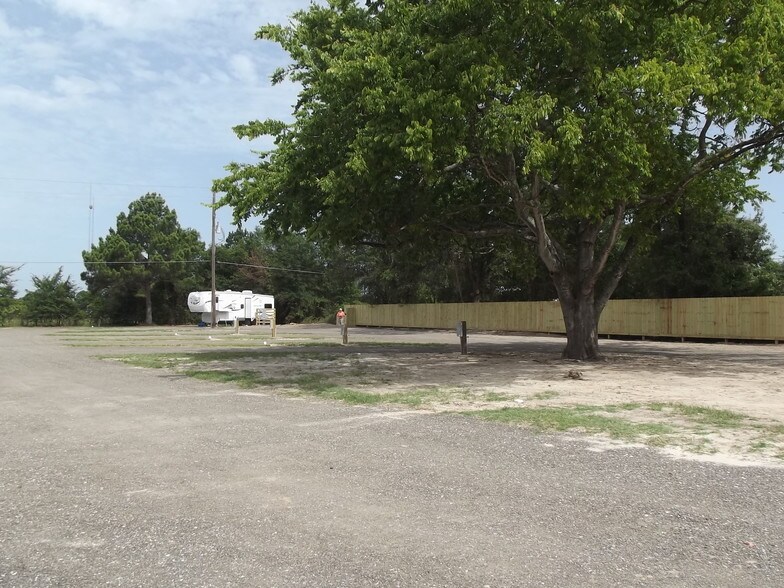 More Photos Of 3685 Highway 19, Huntsville Storefront Retail Residential For Sale