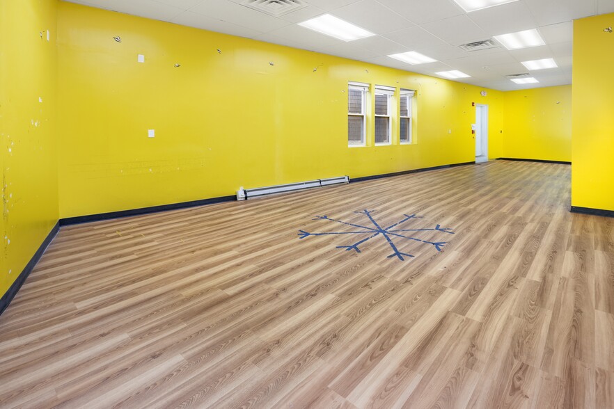 More Photos Of 352 Washington St, Somerville Light Manufacturing For Sale