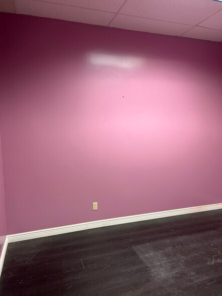 More Photos Of 10158 Niagara Falls Blvd, Niagara Falls Storefront Retail Office For Lease