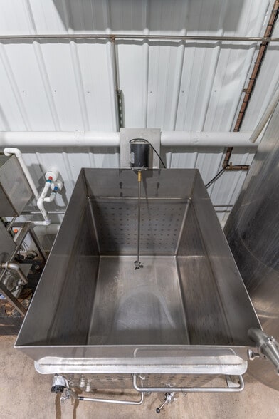 More Photos Of 43937 Highway 36, Monroe City General Retail For Sale