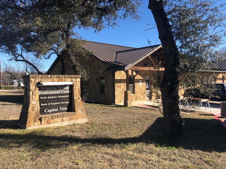 More Photos Of 701 W Highway 290, Dripping Springs Office For Lease