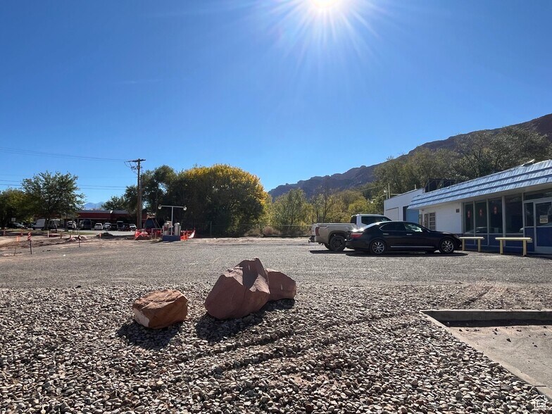 More Photos Of 588 Kane Creek Blvd, Moab General Retail For Sale
