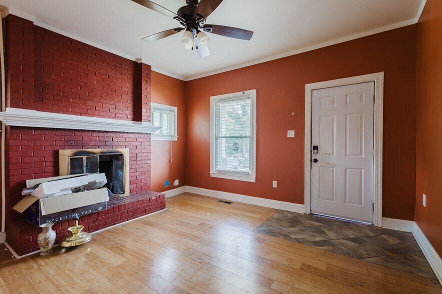 More Photos Of , Lexington Specialty For Sale
