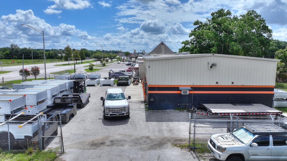 More Photos Of 2016 W Memorial Blvd, Lakeland Auto Repair For Lease