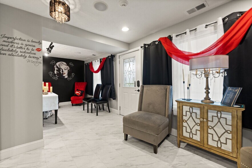 More Photos Of 4418 Main St, Clay City Flex For Sale