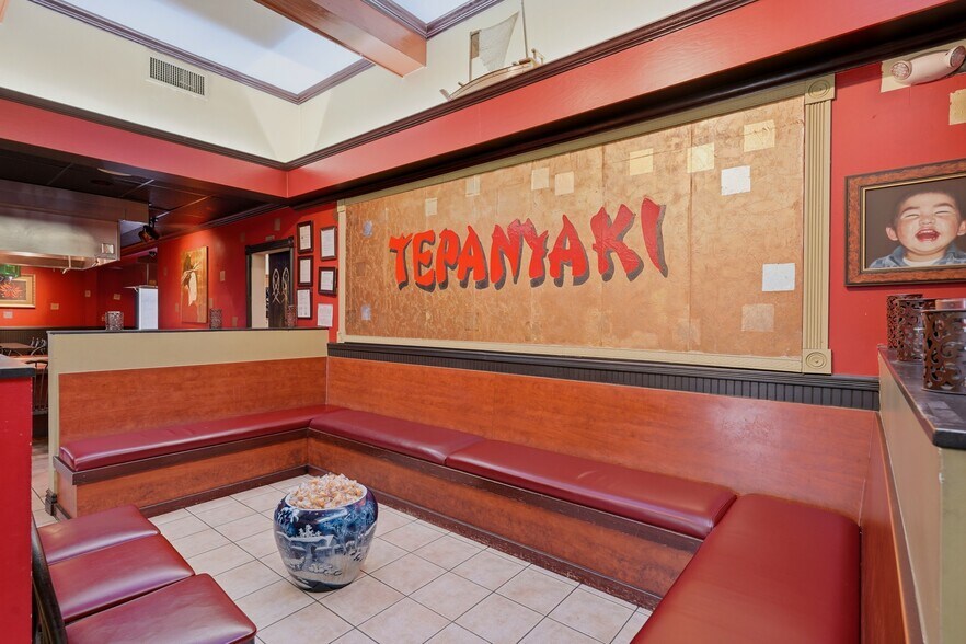 More Photos Of 72 N 850 E, Lehi Restaurant For Sale