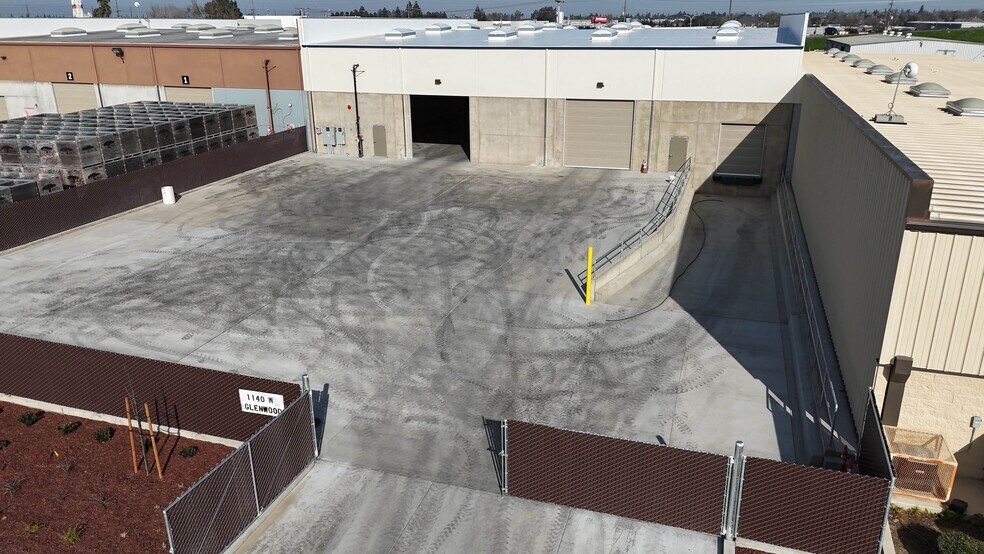 More Photos Of 1140 Glenwood ave, Turlock Showroom For Lease