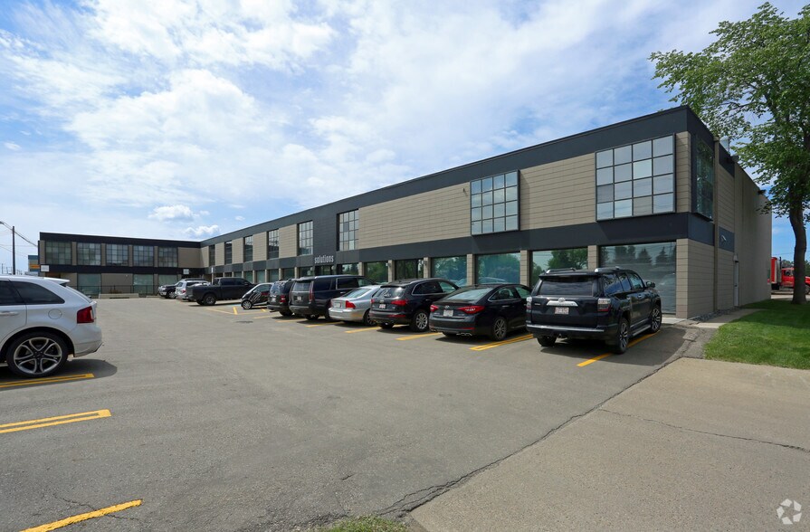 More Photos Of 11230 119th St NW, Edmonton Light Distribution For Lease