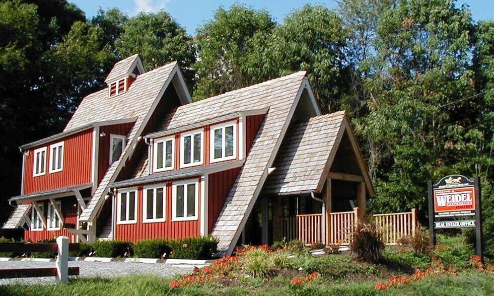 Primary Photo Of 109 W Main St, Clinton Township Medical For Lease