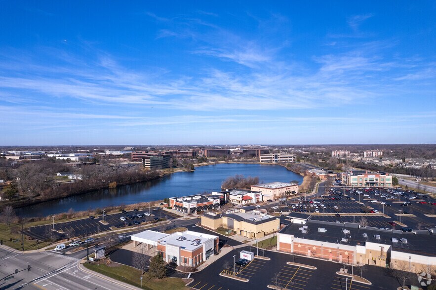 More Photos Of 930 Milwaukee Ave, Lincolnshire Unknown For Lease