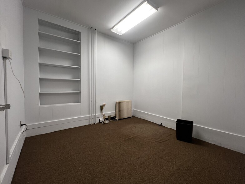 More Photos Of 37 E Main St, Oyster Bay Office Residential For Lease