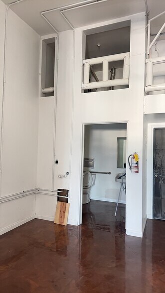 More Photos Of 848 N La Cienega Blvd, Los Angeles Unknown For Lease