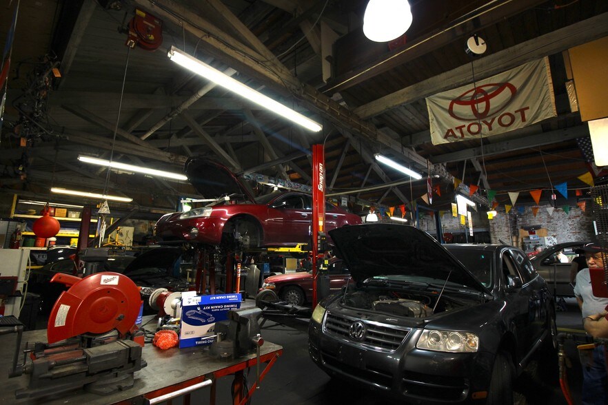 More Photos Of 2108-2112 N 6th St, Philadelphia Auto Repair For Sale