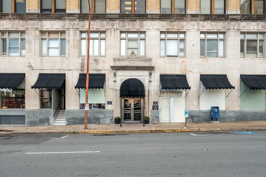 More Photos Of 610 Marshall St, Shreveport Office For Sale