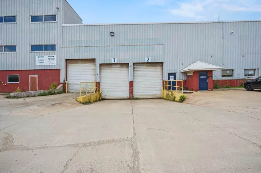 More Photos Of 2929 S Chase Ave, Milwaukee Warehouse For Sale