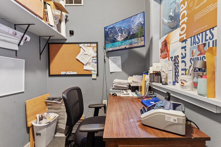 More Photos Of 314 N 4th St, Coeur d'Alene Bar For Sale