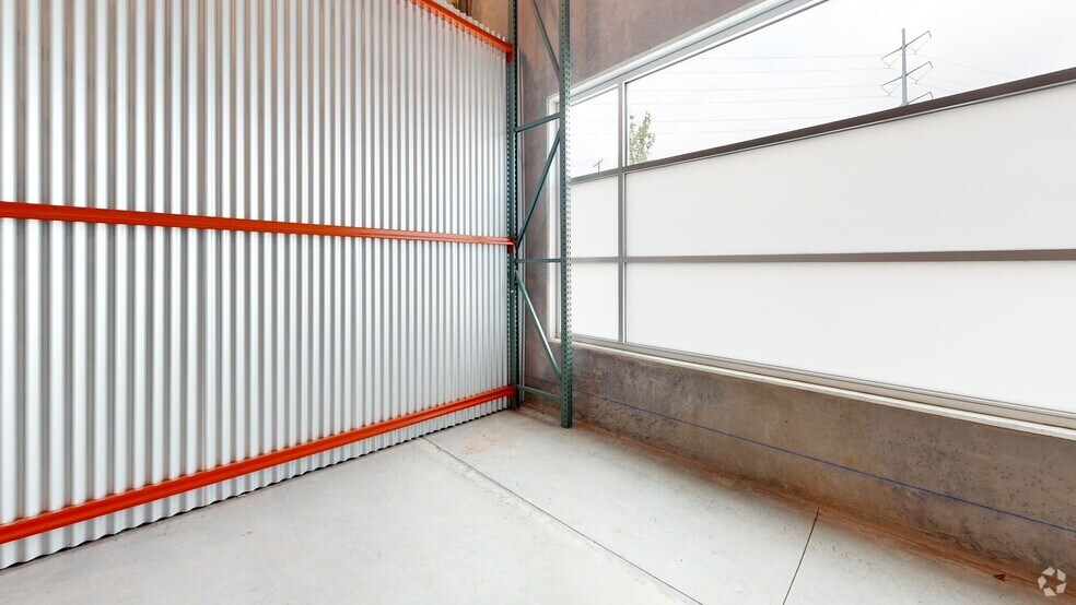 More Photos Of 2700 Louis Henna Blvd, Round Rock Warehouse For Lease