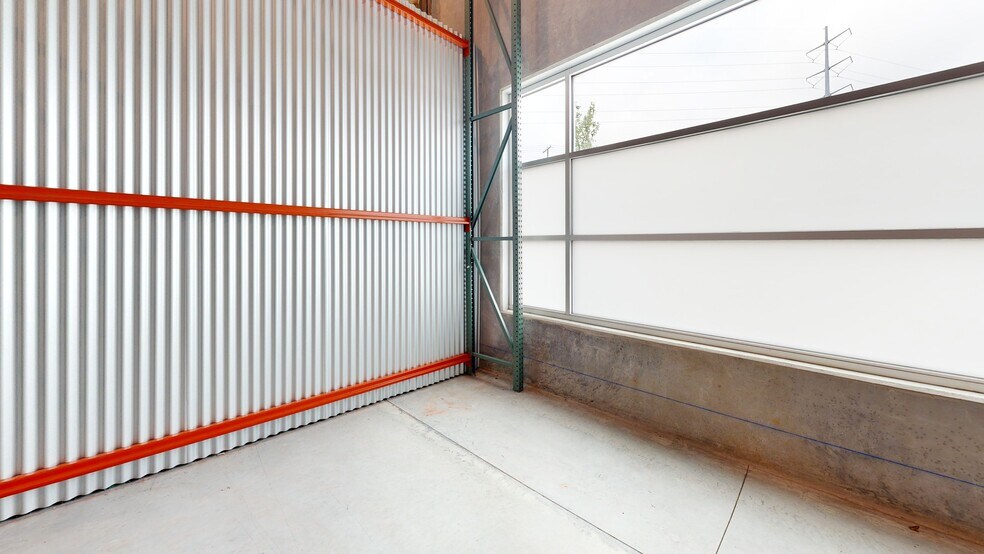 More Photos Of 2700 Louis Henna Blvd, Round Rock Warehouse For Lease