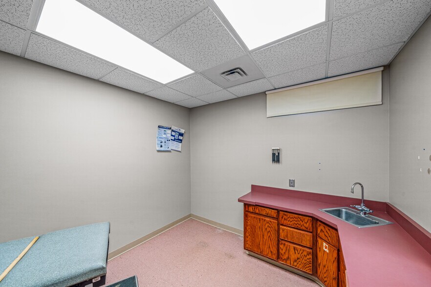 More Photos Of 15239 AL Highway 68, Crossville Medical For Sale