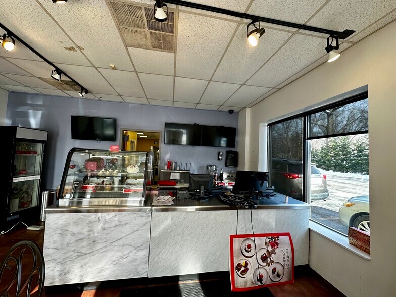 More Photos Of 386 Columbia Rd, Hanover General Retail For Lease