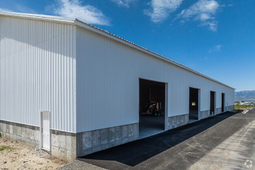More Photos Of 952 N 1000 W, Tooele Warehouse For Sale