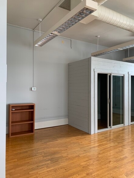 More Photos Of 7826 Leary Way NE, Redmond Office For Lease