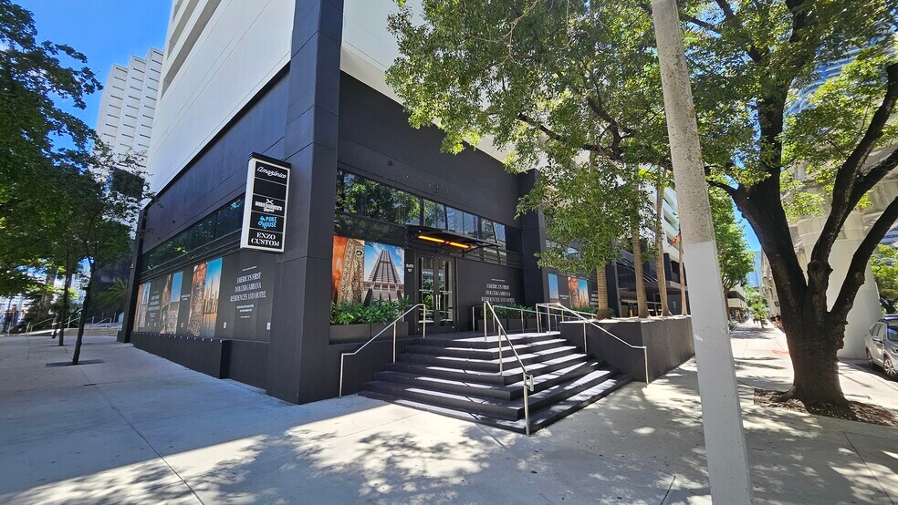 More Photos Of 800 Brickell Ave, Miami Office Residential For Lease