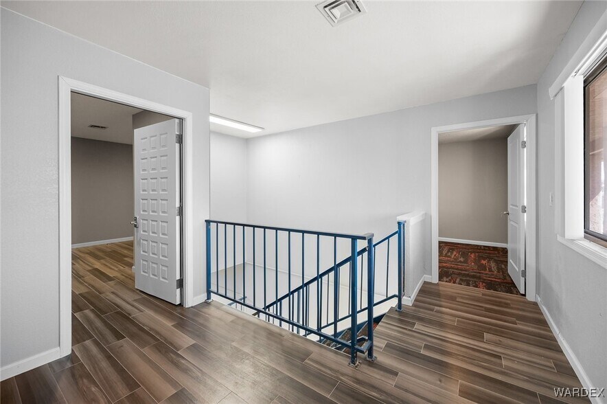 More Photos Of 1055 Empire Dr, Lake Havasu City Distribution For Lease