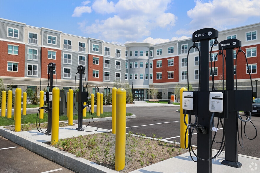 More Photos Of 128 Maple St, Danvers Apartments For Lease