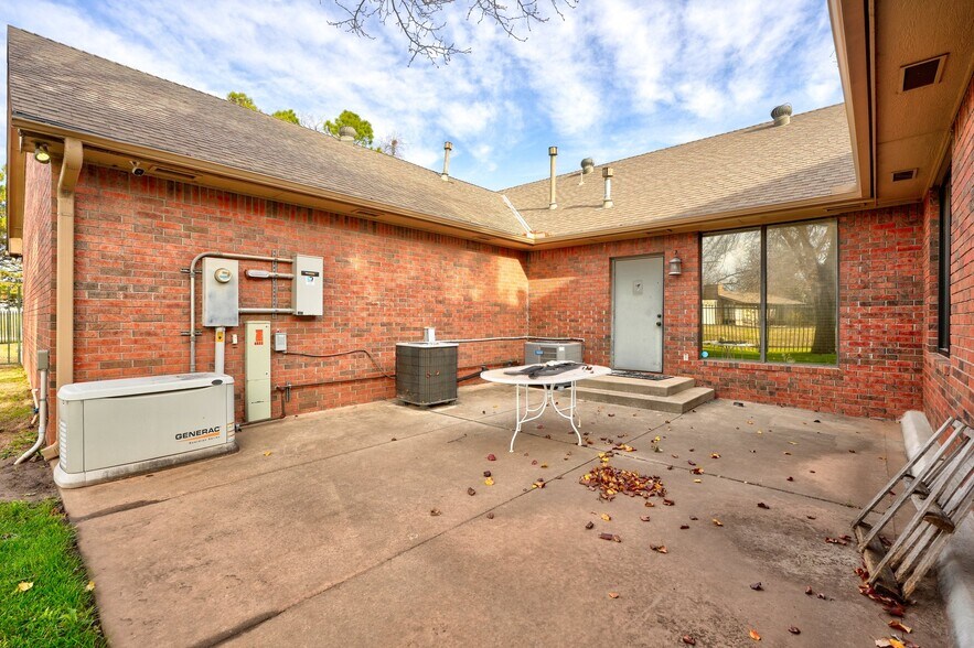 More Photos Of 4832 Richmond Square Dr, Oklahoma City Office For Sale