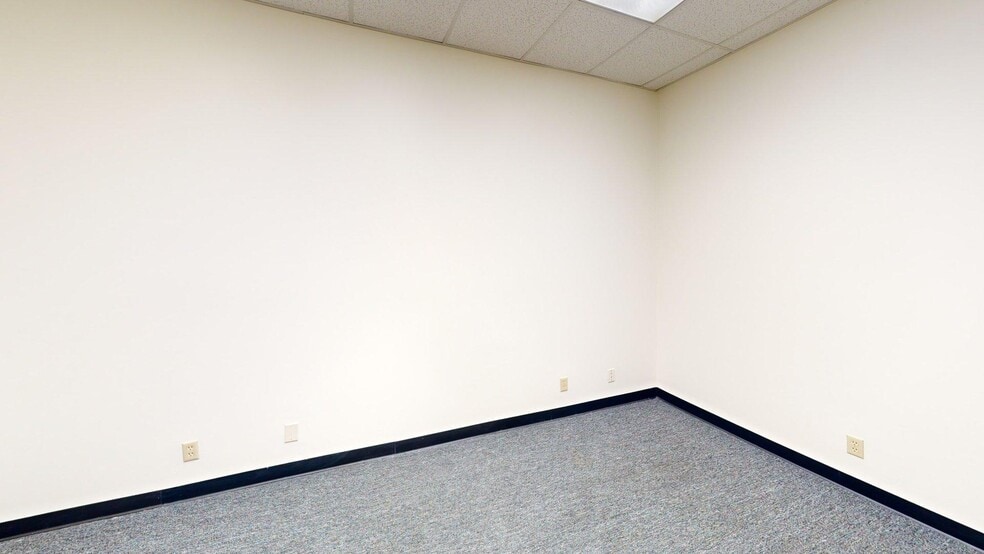 More Photos Of 370 Amapola Ave, Torrance Unknown For Lease